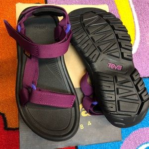 Teva Hurricane XTL